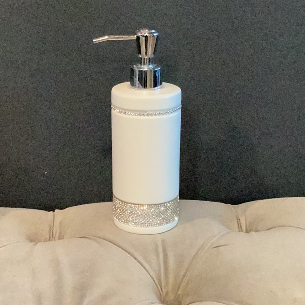 Soap dispenser with rhinestone white and silver